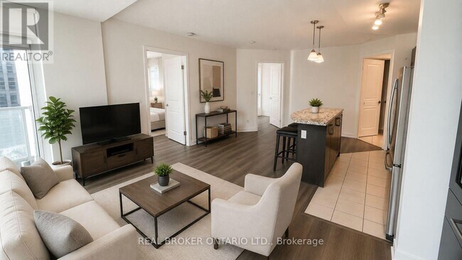 Photo - 18 Yonge St Unité 1013