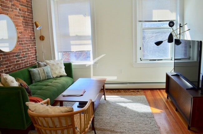 Photo - 42 E Springfield St