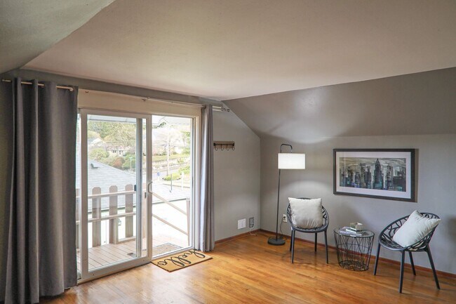 Photo - Cute One Bedroom/ One Bath Upstairs Unit.