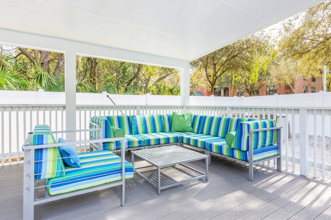 Villas at Deer Park Apartments
