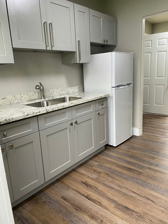 Photo - 1259 Estelle St