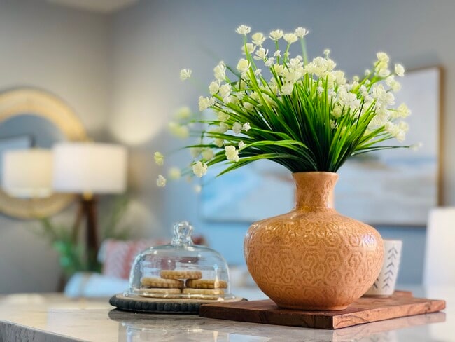 Photo - 2231 Sherwin Ave