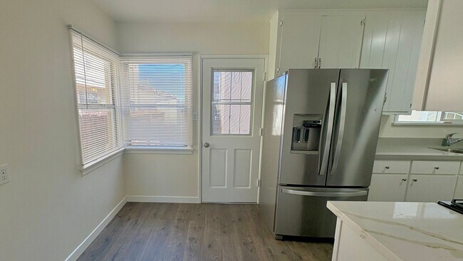 Photo - 4134  1/2 Manhattan Beach Blvd Unidad 4134