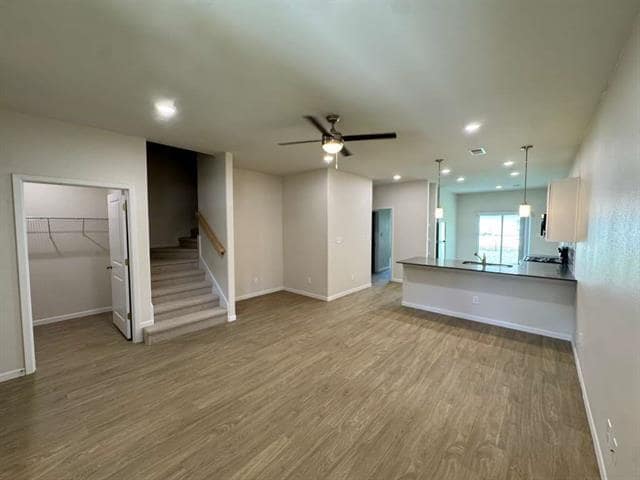 Photo - 417 W Dulin St