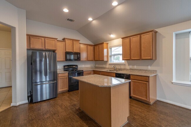 Photo - 310 Hyltin St