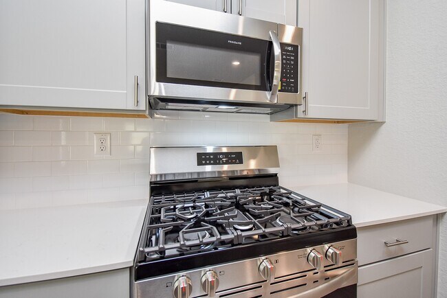 Photo - 8006 Camphor Ct