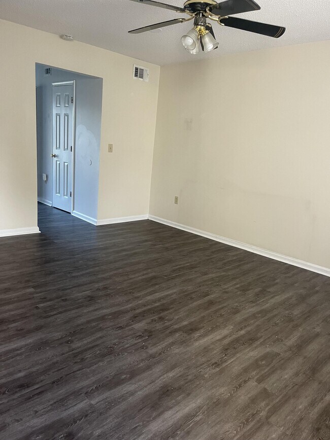 Photo - 1815 Woodbrooke Dr