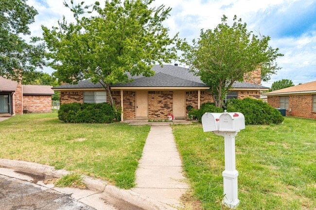 Photo - 330 Somerset Pl