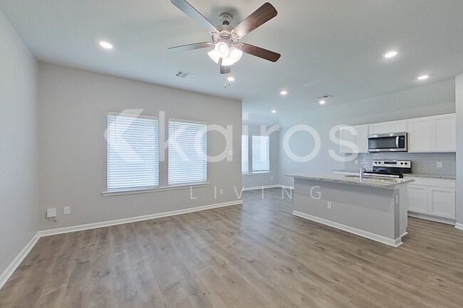 Photo - 107 Yardley Ct