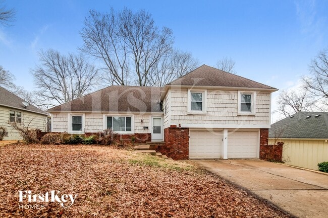 Building Photo - 9613 Beverly Dr