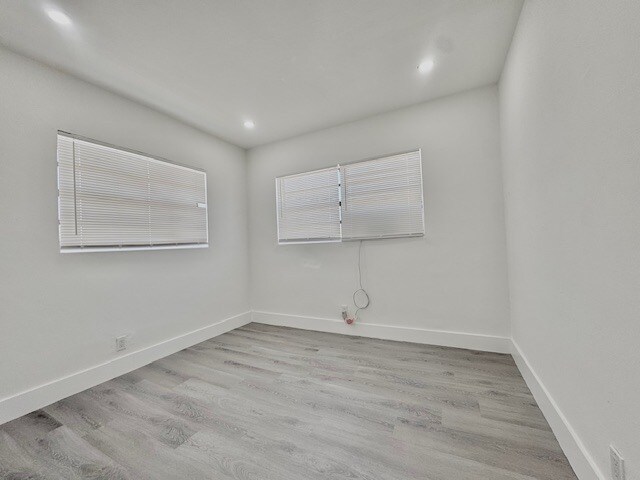 2 BR