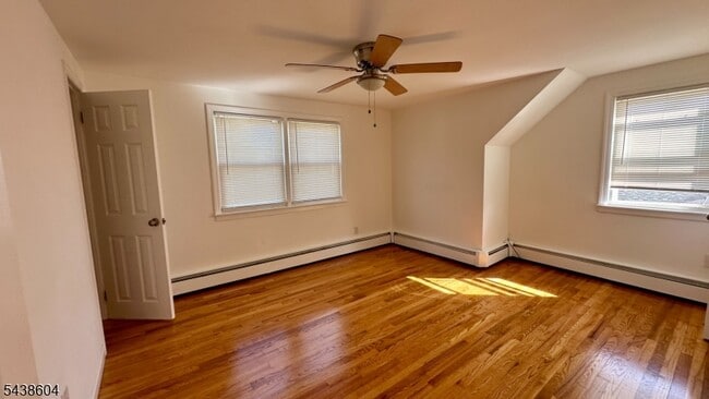 Photo - 131 E 13th St