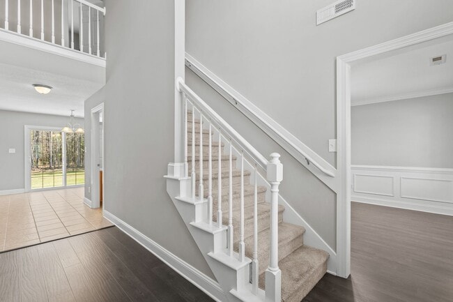 Photo - 907 Stagecoach Dr