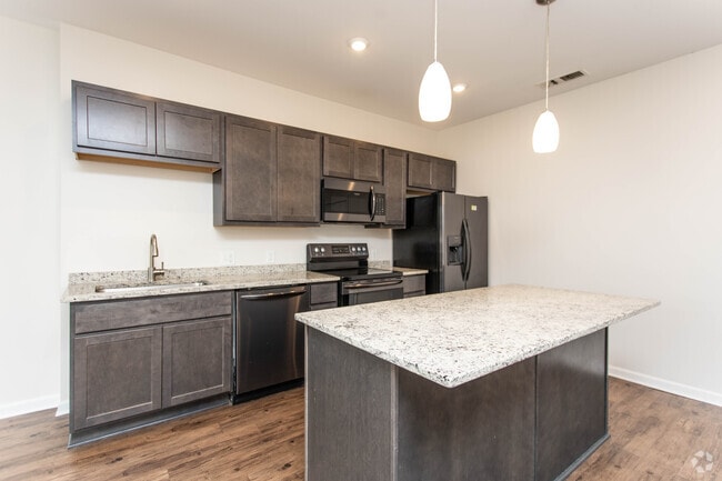 2BR, 1BA - 900 SF - Trolley Park