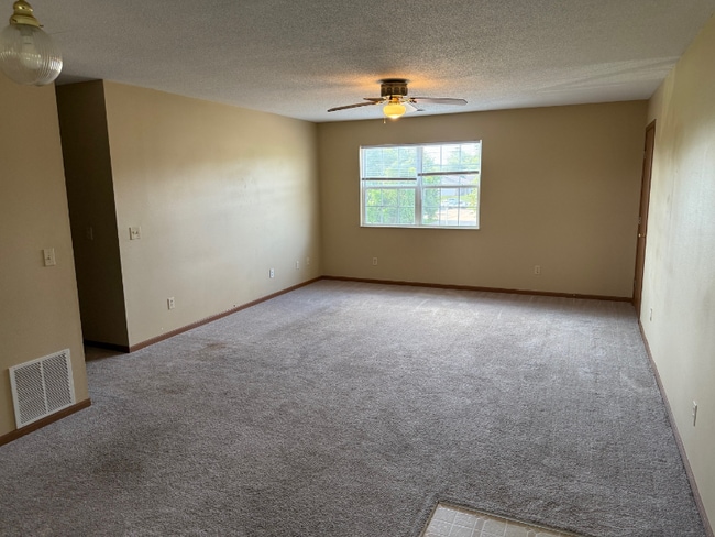 Photo - 801 Brittany Ct