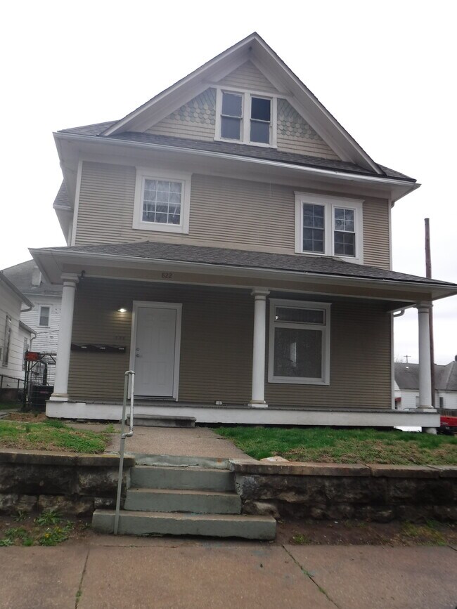 Building Photo - 822 N 13th St Unit 822 N 13th  2 Rental