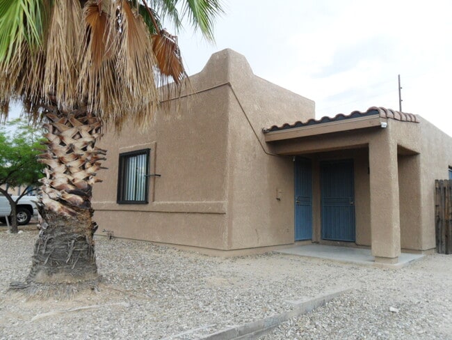 Photo - 1422 E Lee St Unit #1  - 5 bedroom 3 bath