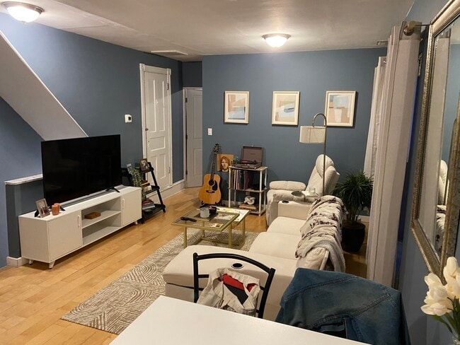 Photo - 517 Green Ln Unit #2