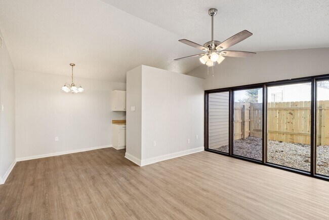 Photo - 203 Cougar Ridge Unit 1