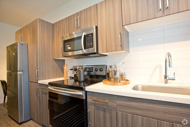 1BR, 1BA - Coronado - 590 SF