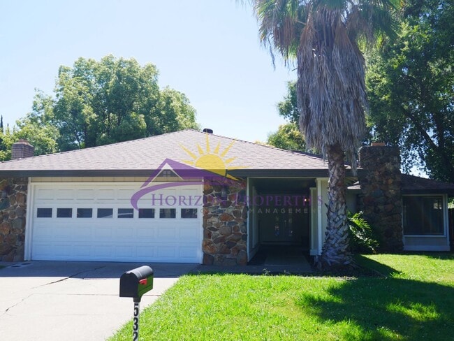 Building Photo - Remodeled 3 Bed 2 Bath 1,595 Sq Ft Fair Oaks Home