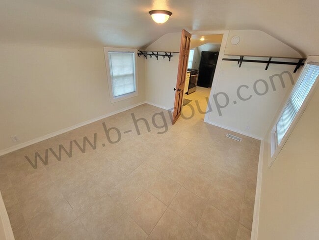 3617 27th St Unit 2