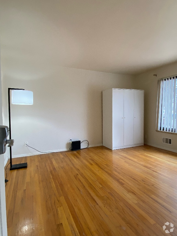Building Photo - 3189 Wheeling St Rental