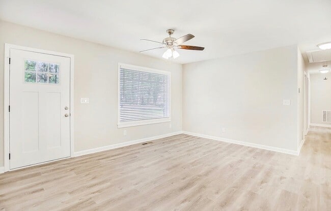 Photo - 3068 Rollingwood Ln SE