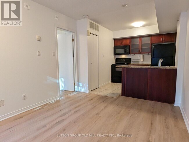 Photo - 21 Pirandello St