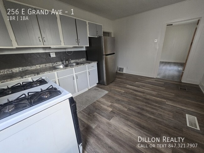 Photo - 256 E Grand Ave Unit 1
