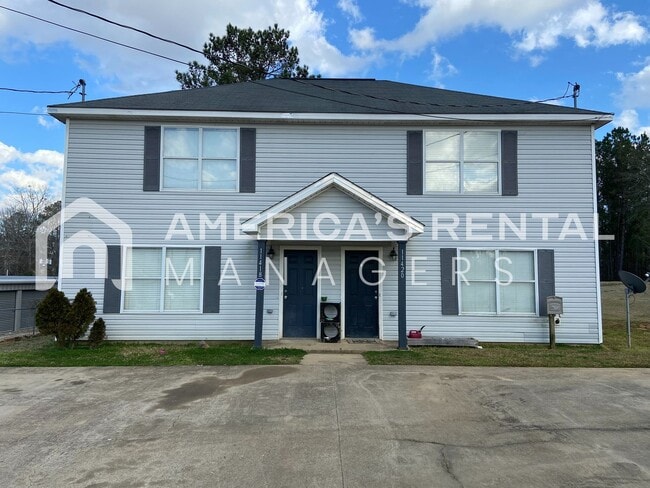 Building Photo - 11418 Oak Arbor Way Unit 11420 B OAW