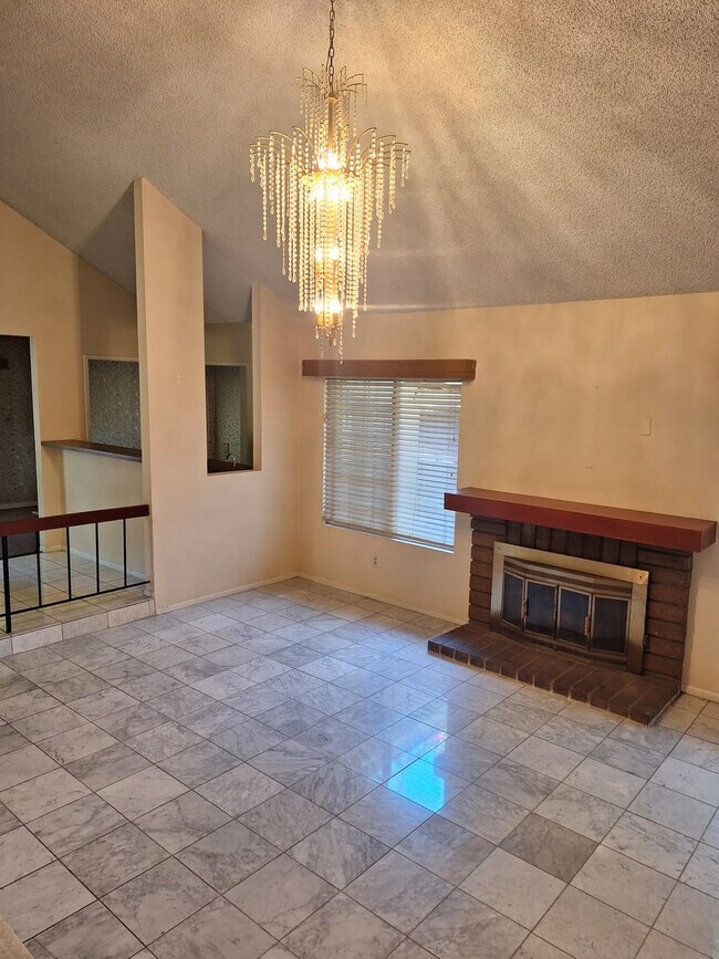 Photo - 14900 Simonds St