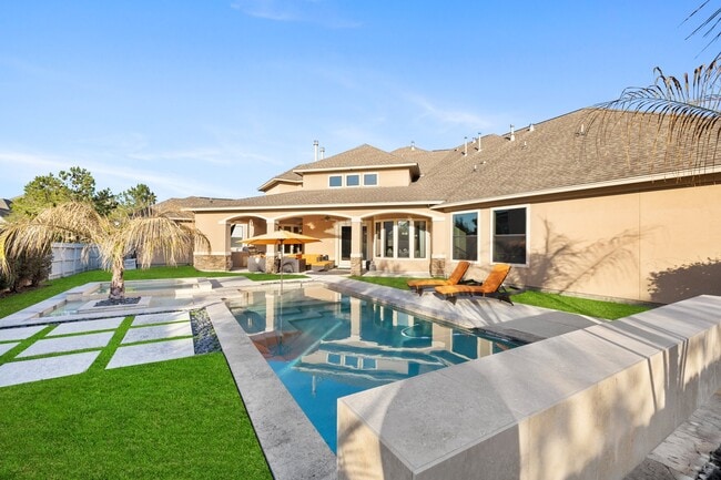 Building Photo - 21603 Christopher Lake Ct