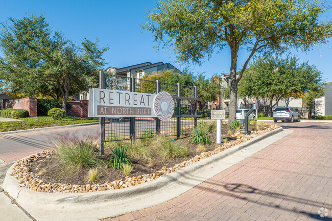 RETREAT AT NORTH BLUFF - RETREAT AT NORTH BLUFF Apartments