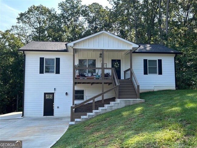 Photo - 215 Pinecone Ln