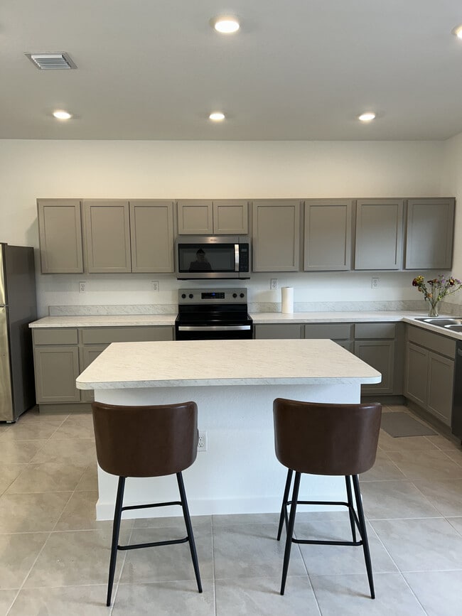 Photo - 876 NW 3rd Way