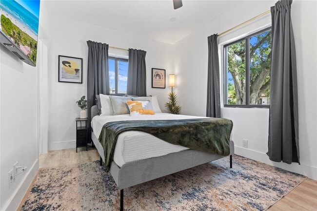 Photo - 719 NE 36th St