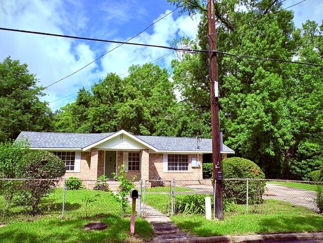 Photo - 861 Welworth St