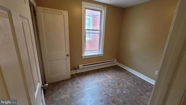 Photo - 410 N 6th St