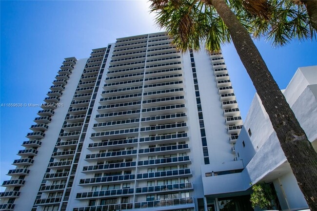 Photo - 20505 E Country Club Dr Unidad 731