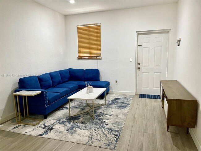 Photo - 7050 NW 177th St Unidad 202-11