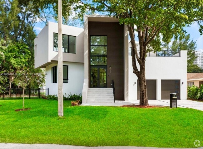 Building Photo - 1003 NE Little River Dr Rental