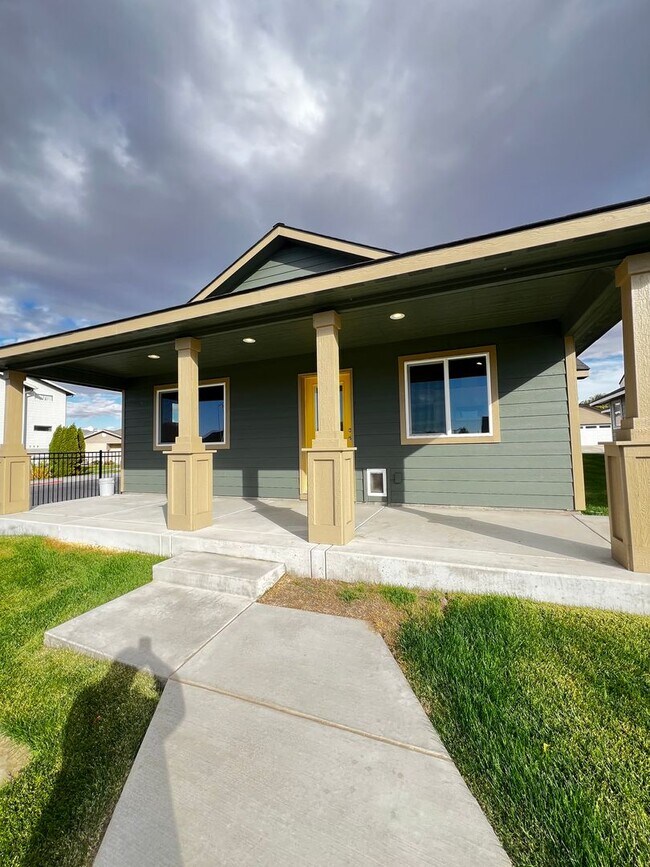 Photo - Brand New 3 Bedroom Home