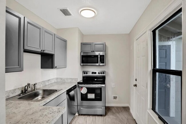 Photo - 3143 Home Park Cir N