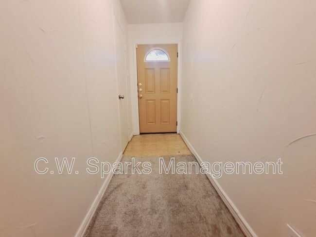 Photo - 852 Harvard Ln