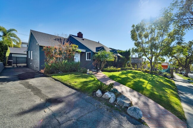 Large driveway - 900 Bethany Rd