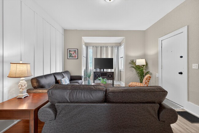 Photo - 700 Broadway Ave NW Unit 1A