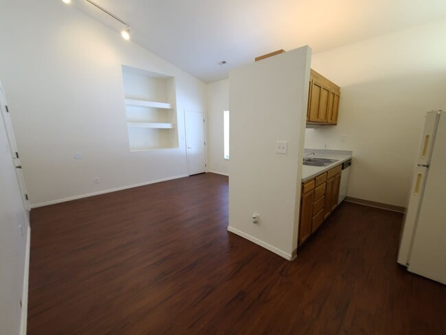 Photo - 606 W Hays St Unit 606 - B