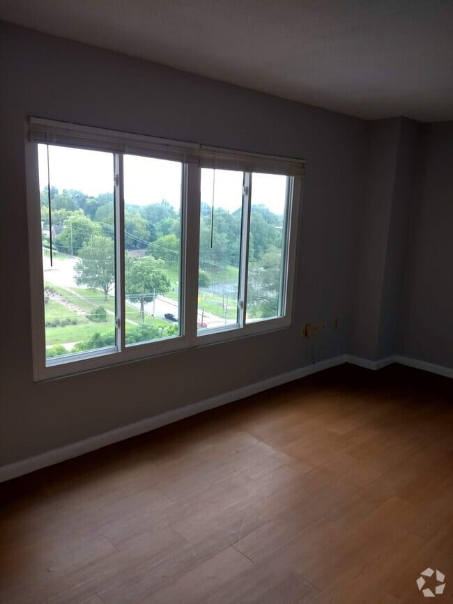Building Photo - 1600 Park Cir Unit 905 Rental