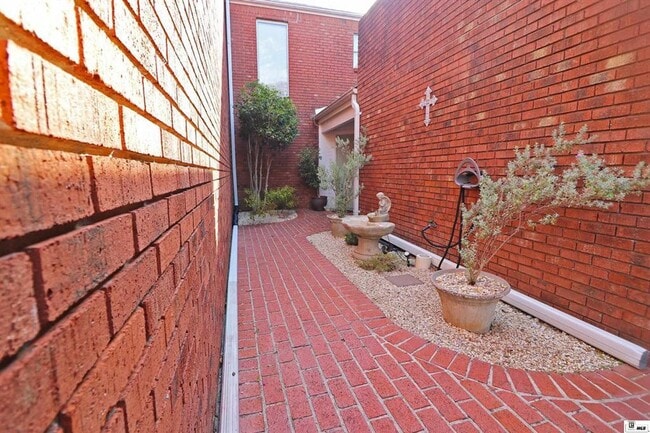 Photo - 1825 Townhouse Dr